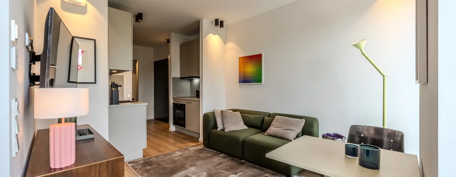 Offener Studio-Grundriss mit Küche, Wohn- und Essbereich in Frankfurt Sachsenhausen