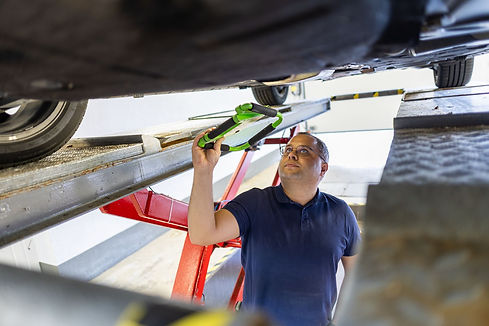 Sachverständiger Gasper Inventarschaden PKW LKW Busse Oldtimer Bewertung Achsvermessung Un