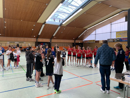 Handballerinnen überzeugen beim Heimturnier