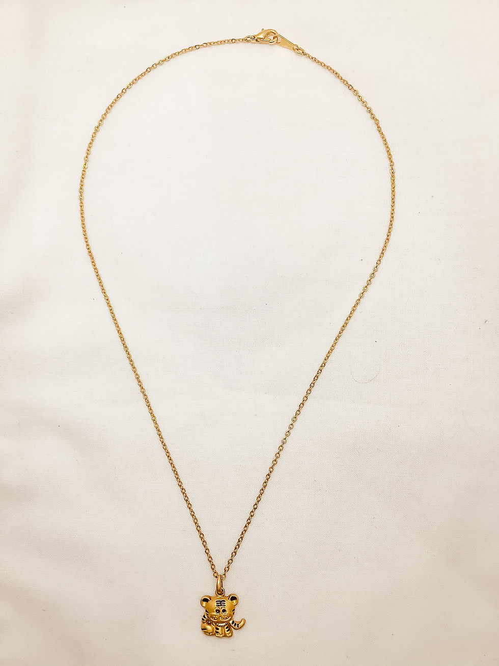 Avon Dainty Necklace with Cat Pendant