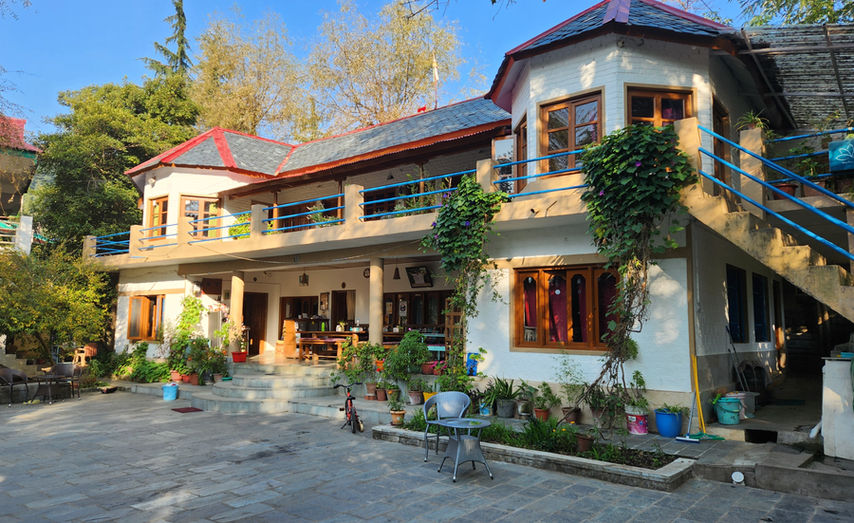 Meditation and Yoga Retreat Venue Dharmshala Himalayas