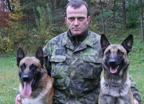 -český psovod Tomáš Procházka, zastřelený Afgháncem