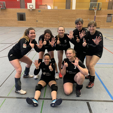 Versöhnliches Saisonfinale vor heimischer Kulisse – Faustball-Frauen drittplatziert!