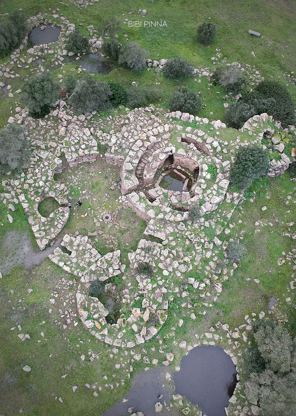 resti di pietre, nuraghe, detriti, resti archeologici