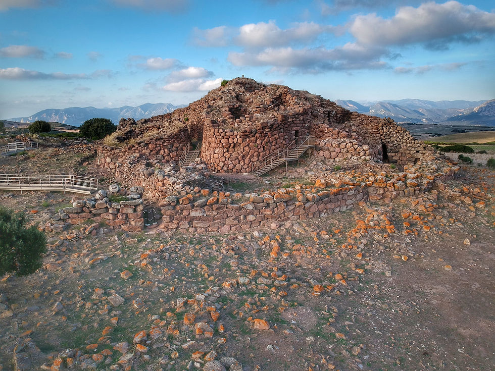 nuraghe, pietre, resti archeologici sardegna