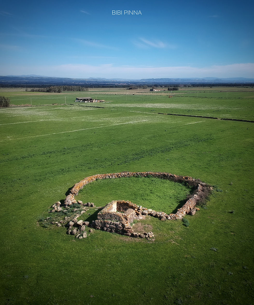 resti archeologici, pietre, tempio a megaron