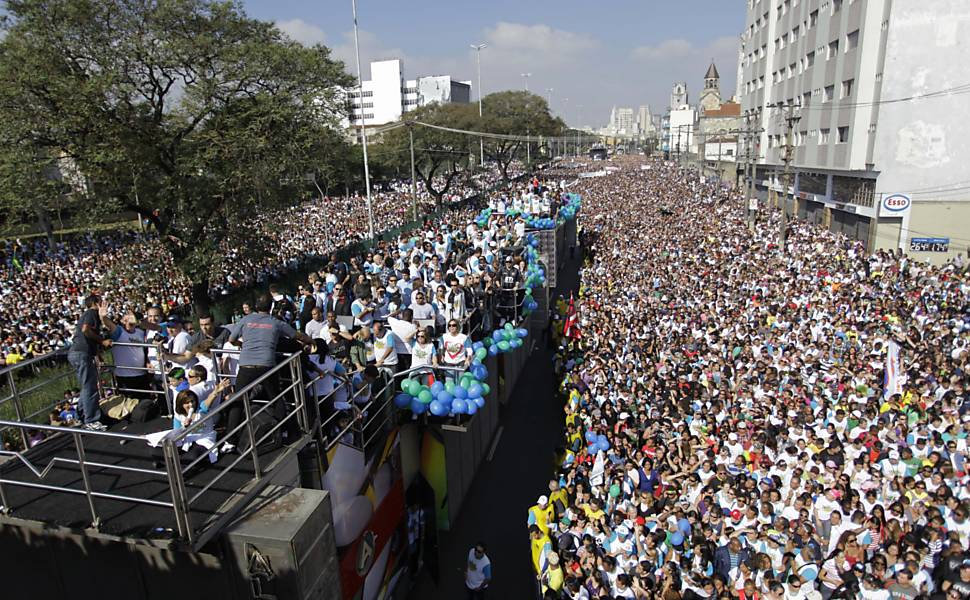 Marcha-para-Jesus-Sao-Paulo-2013.jpeg