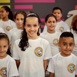 Crianças do Heliópolis se apresentam no Gideão Day