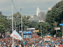 Marcha para Jesus reúne multidão em São Paulo