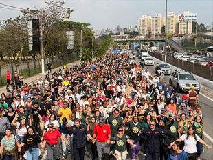 Marcha para Jesus reúne multidão em Taboão da Serra