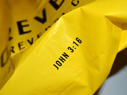 7 marcas famosas que levam mensagens de fé