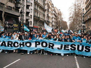 Marcha para Jesus reúne multidão nas ruas da capital da Argentina