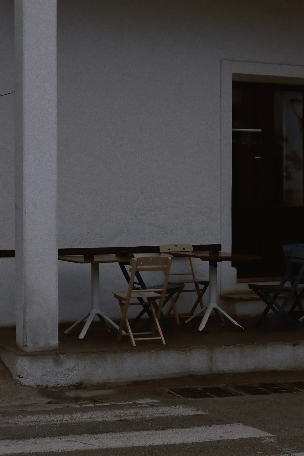 a quiet winter pause at Bar da Carlo