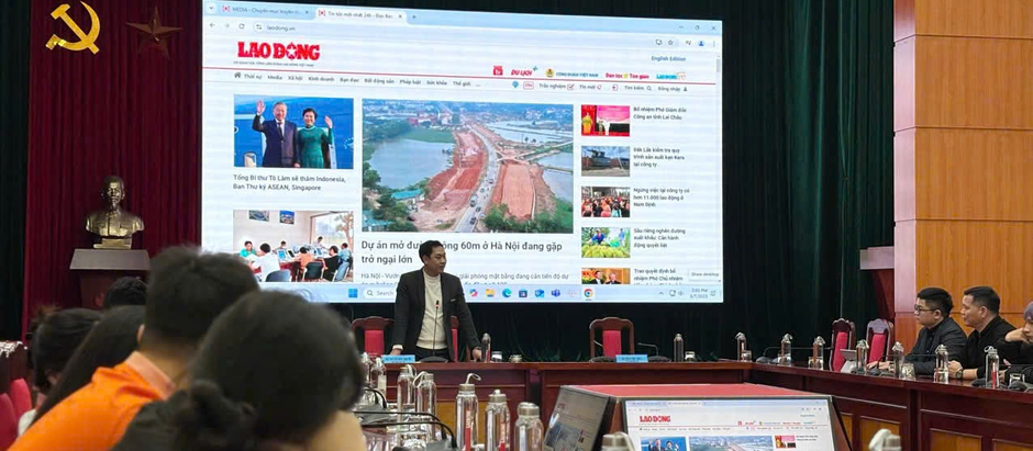 Sinh viên Khoa Truyền thông (DNU) trải nghiệm thực tế tại Báo Lao Động