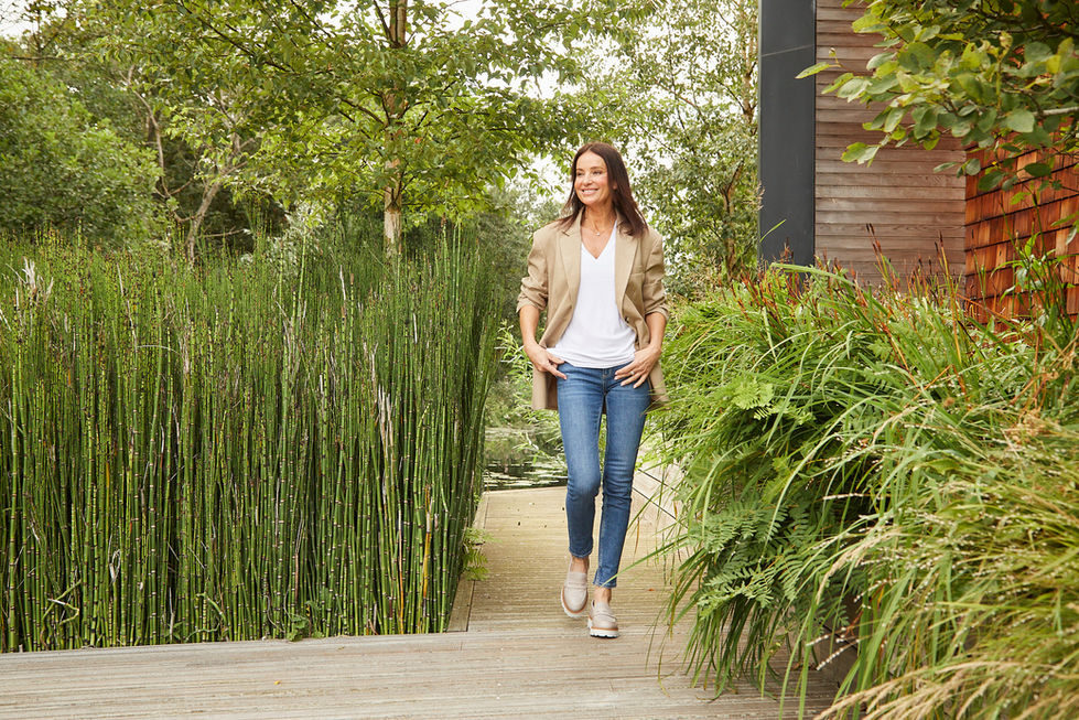 Fashion Styling - Van Dal SS24