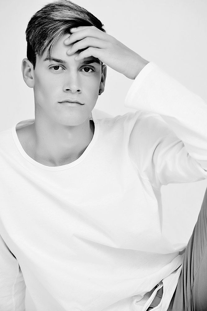 Thumbnail: Lucas Rafael