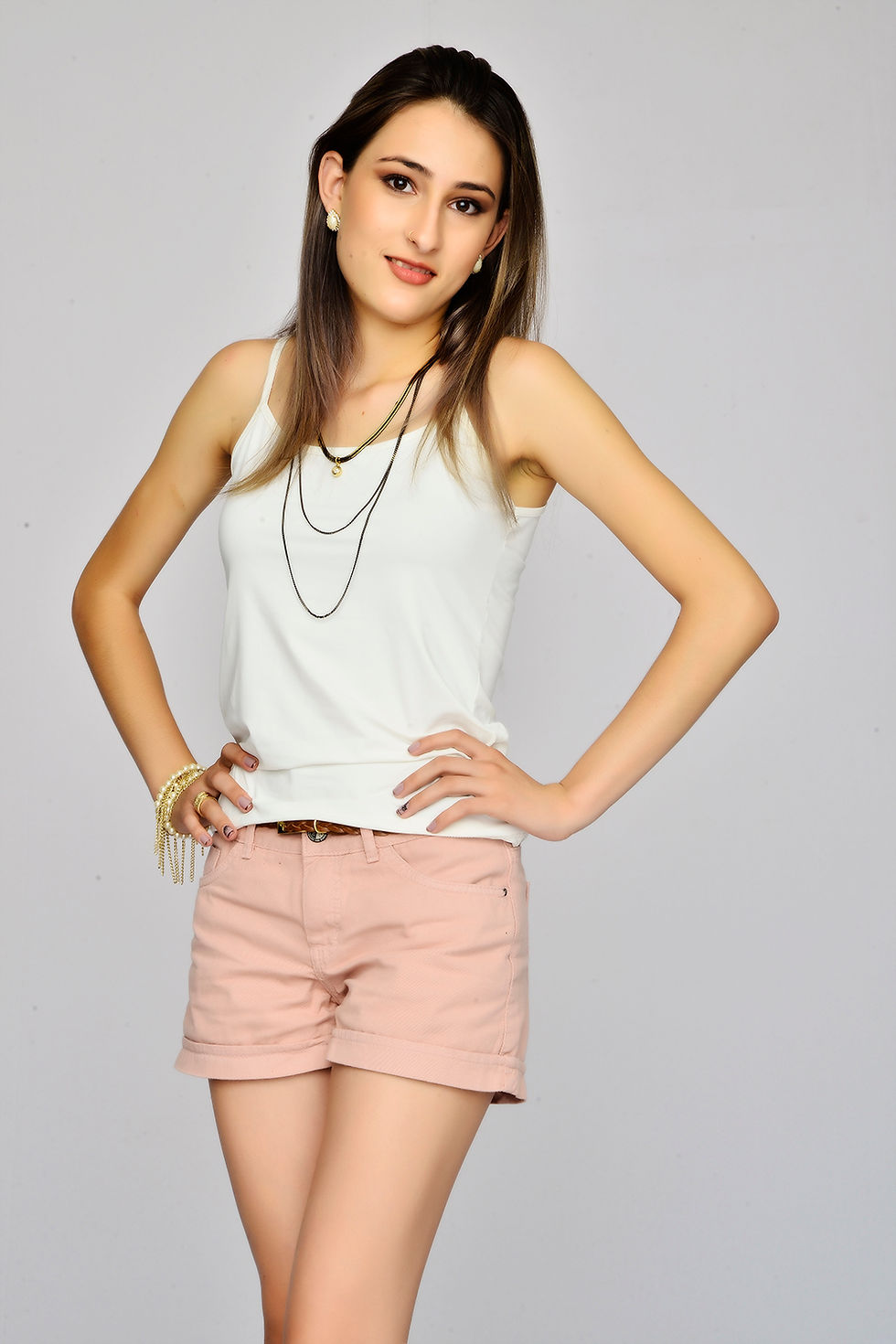 Thumbnail: Thais Fernanda