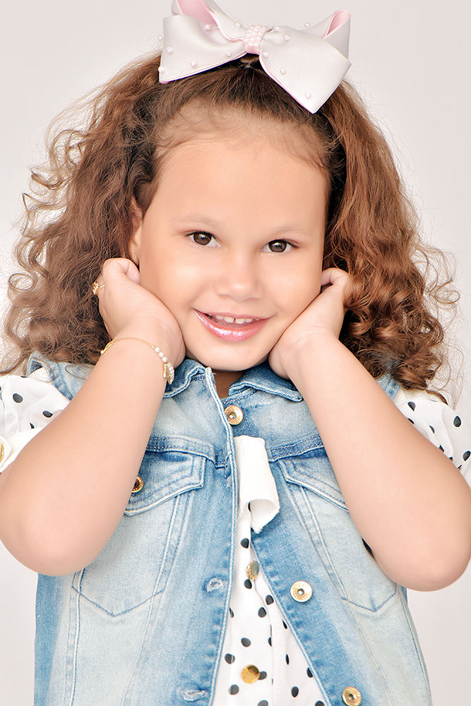 Thumbnail: Giovanna Winter