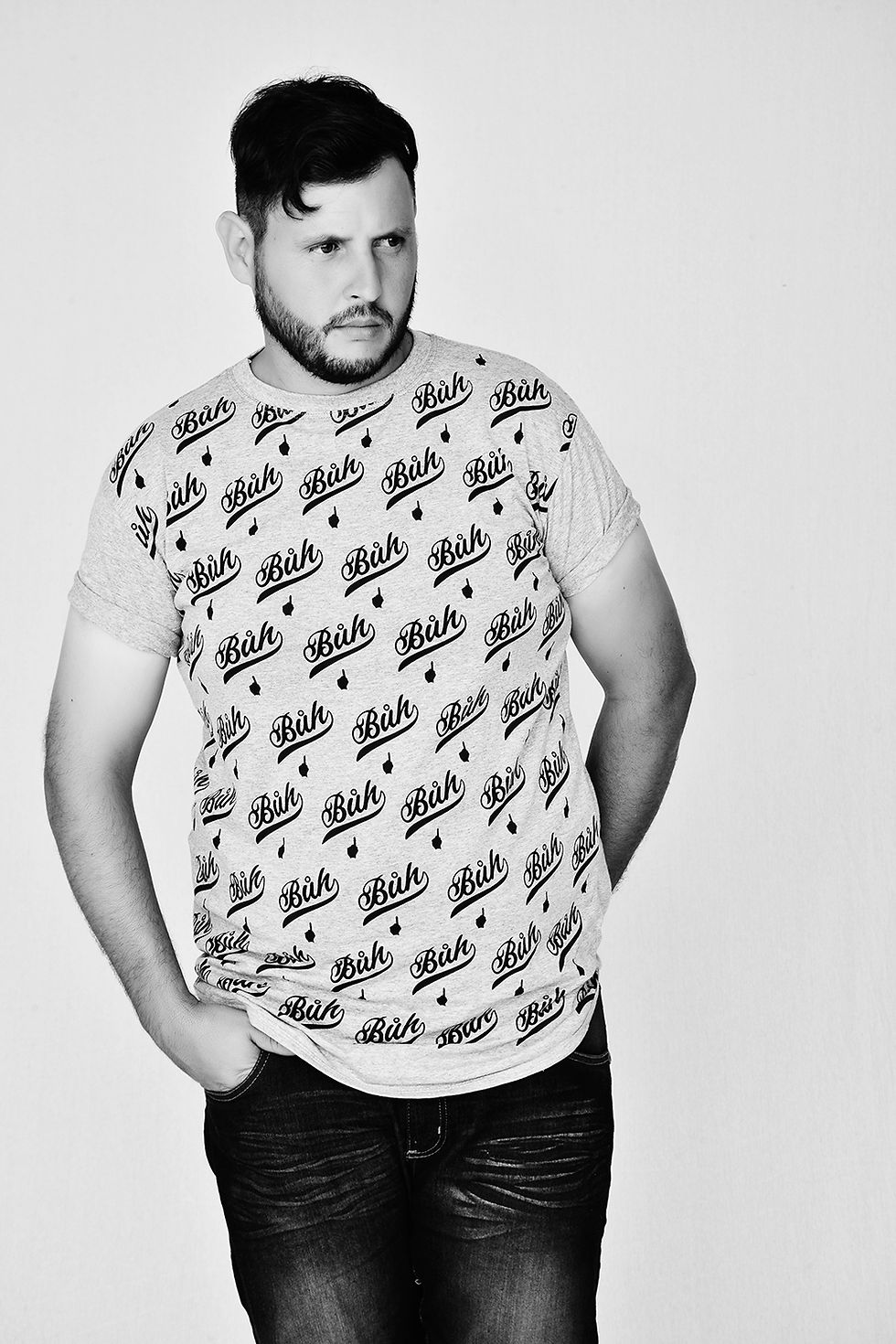 Thumbnail: Adriano Molinari