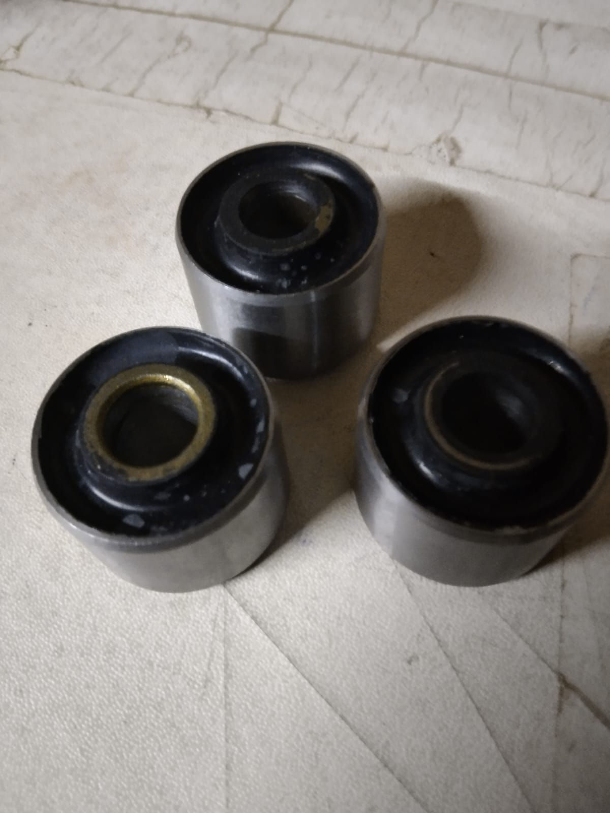 BUJE DE SOPORTE DE MOTOR DS,WS,XS,GS(2PZAS)