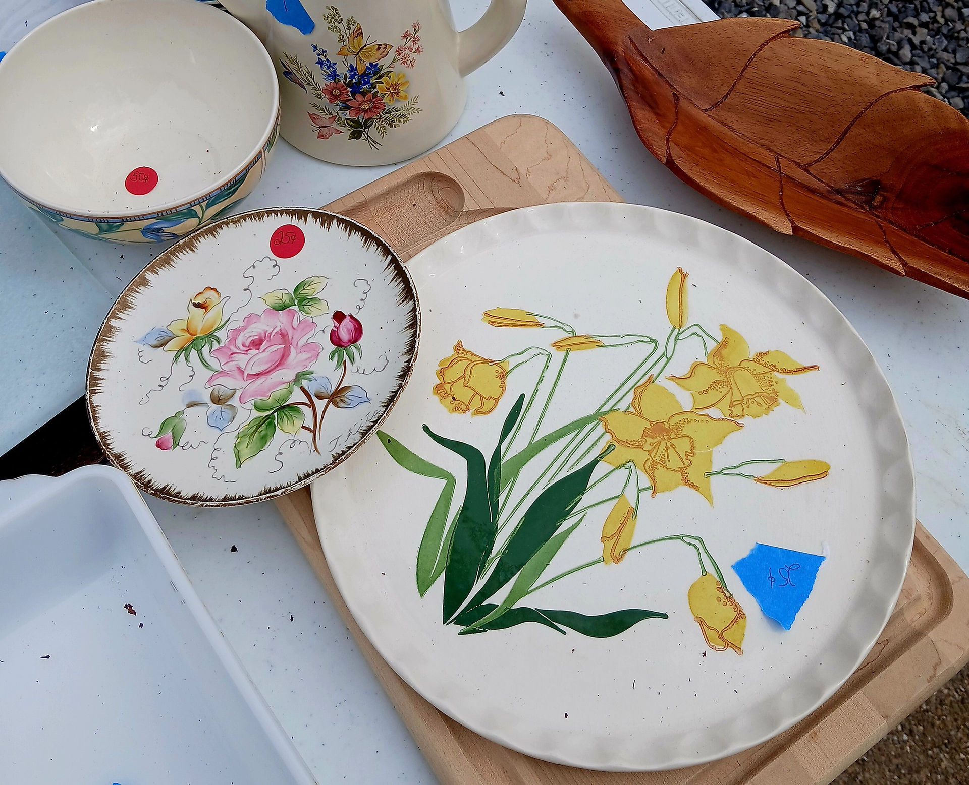 vintage daffadil plate