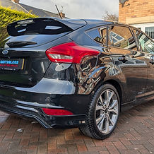 Black Ford Focus high Gloss