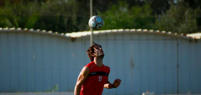 الزرلي يجدد العقد بموسمين