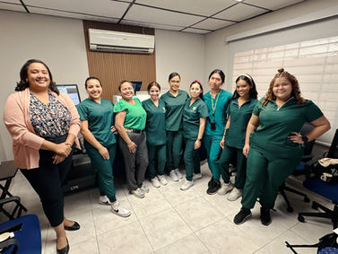 Explorando el Mundo Profesional: Estudiantes de la Universidad Americana Visitan Rochem Biocare de Panamá