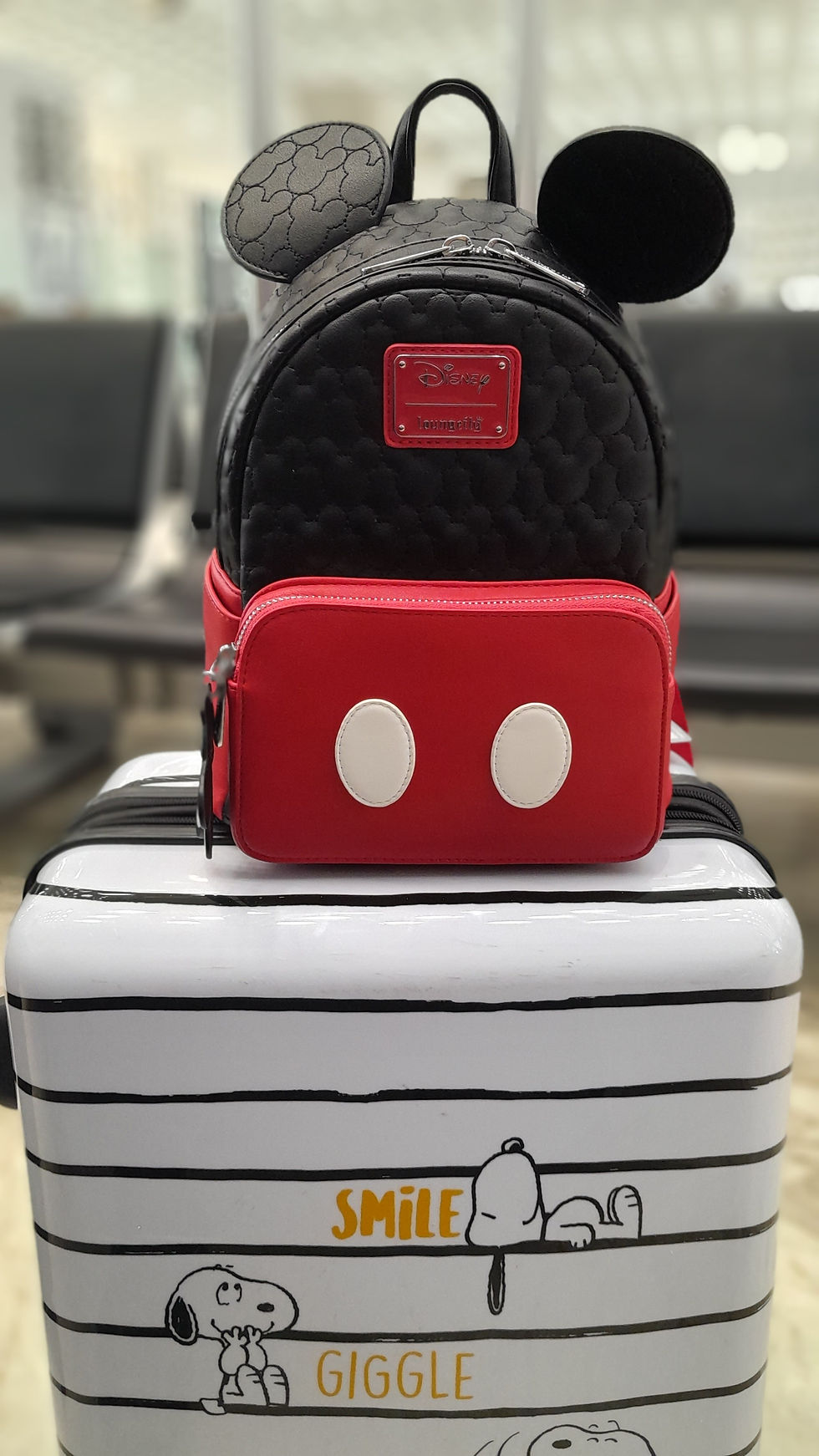 Equipaje de mano de Snoopy y Loungefly de Mickey Mouse