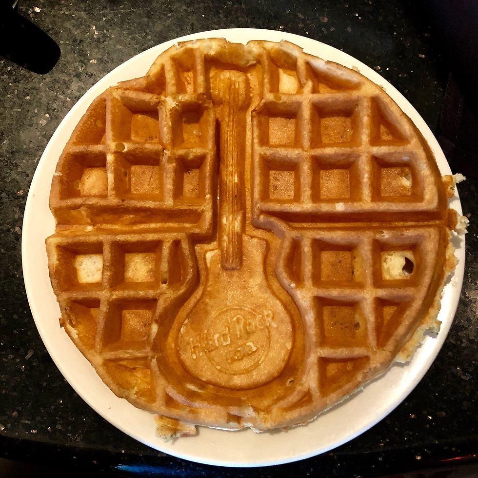 Waffle con la figura de la icónica guitarra de Hard Rock Cafe