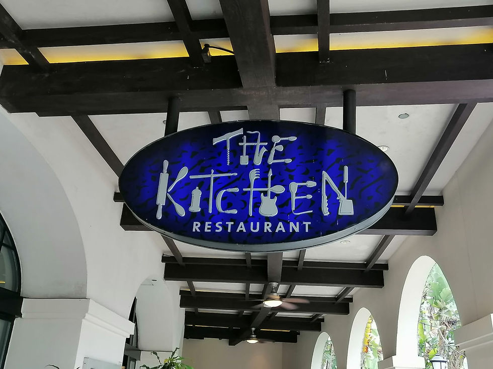 Letrero de The Kitchen Restaurante de Hard Rock Hotel