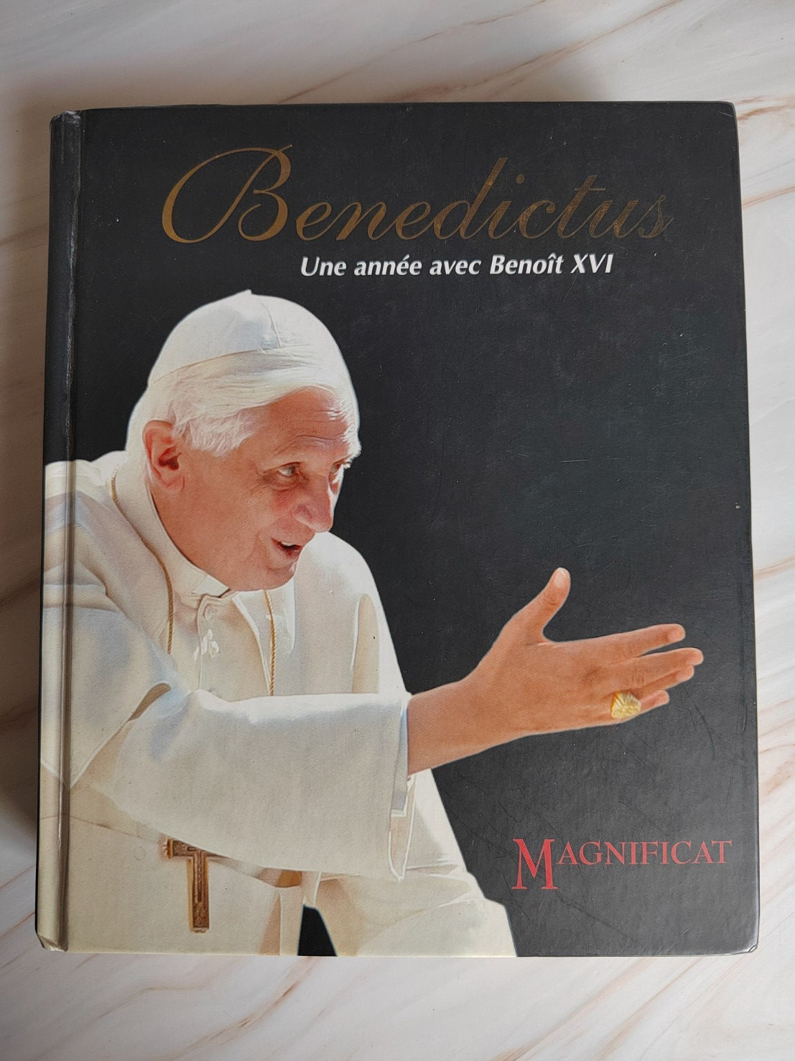 Benedictus – Une année avec Benoît XVI | Livre chrétien relié illustré