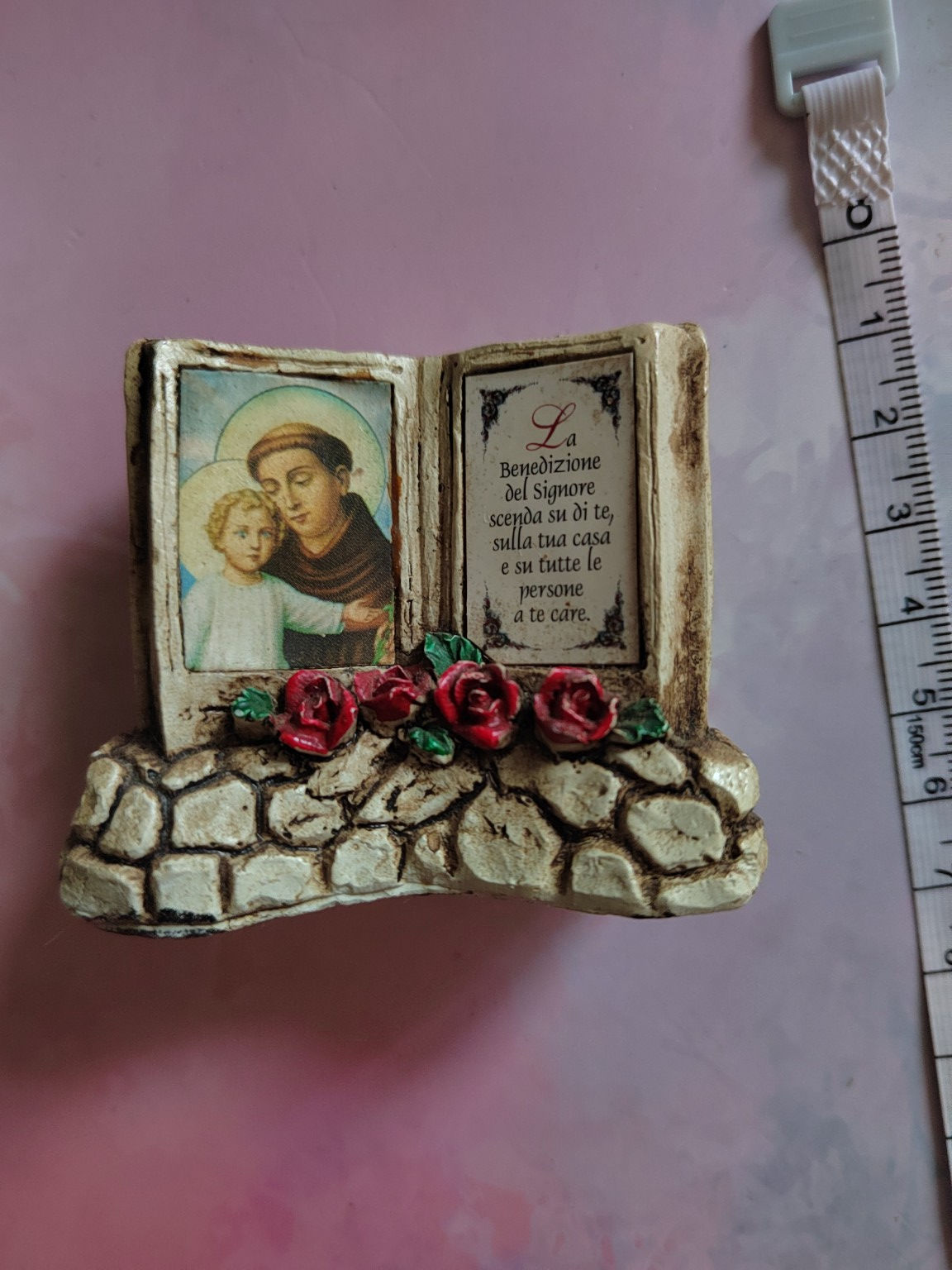 Petite décoration religieuse livre ouvert avec image de saint