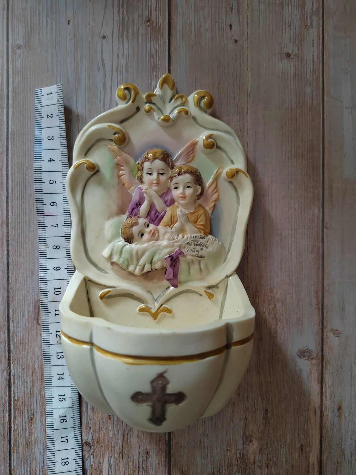 Bénitier mural religieux en résine– Décor d'anges et dorures