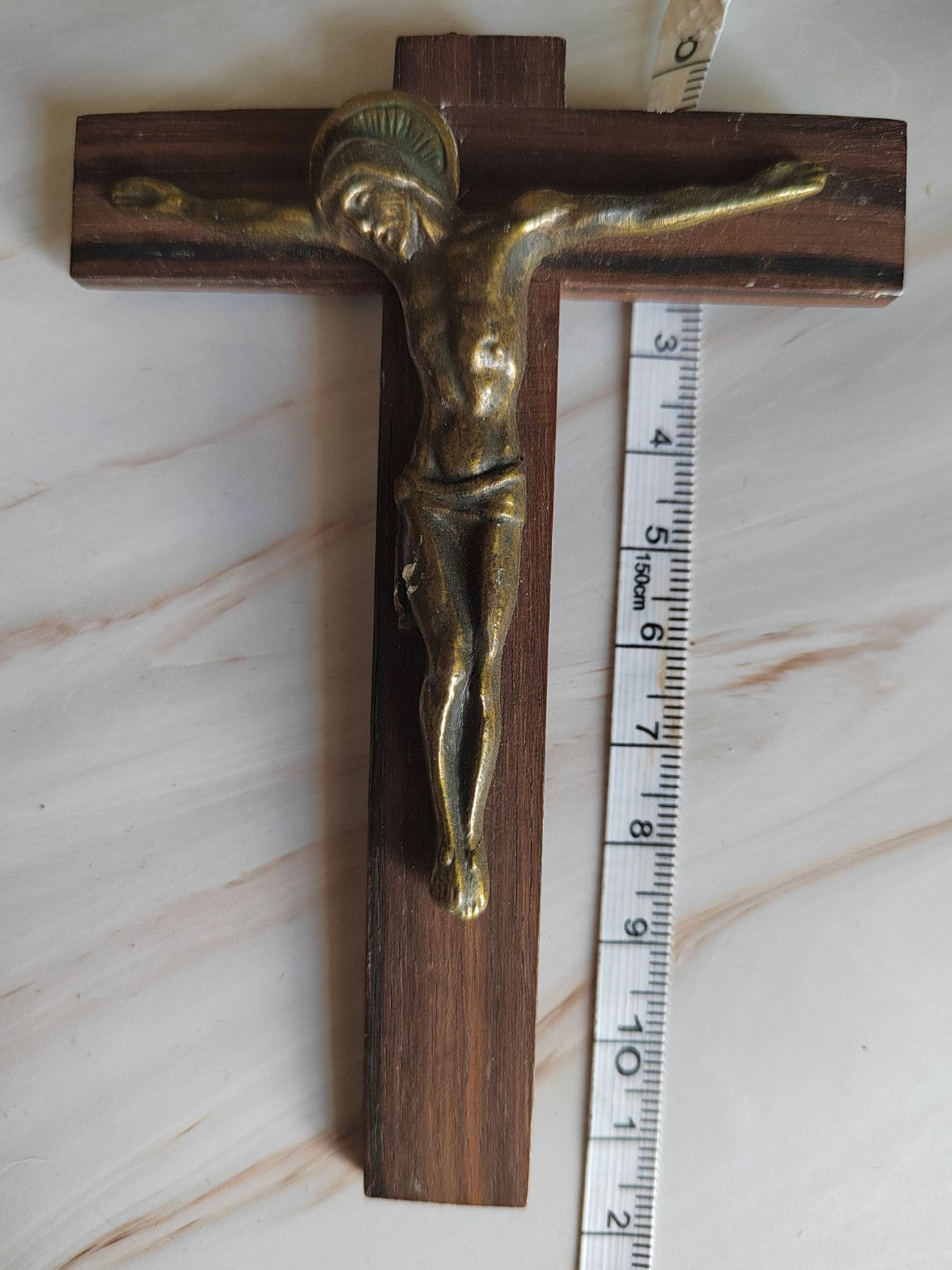 Crucifix mural ancien en bois avec Christ en régule – Croix religieuse vintage