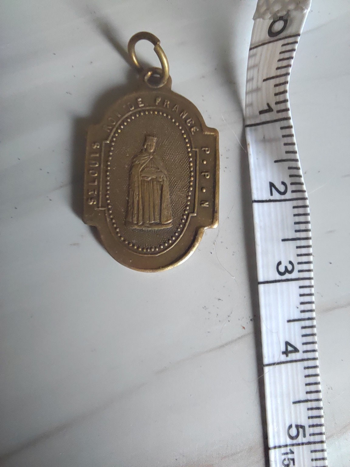 Médaille religieuse ancienne Saint Louis – Souvenir de Chastanaye – Pendentif ca