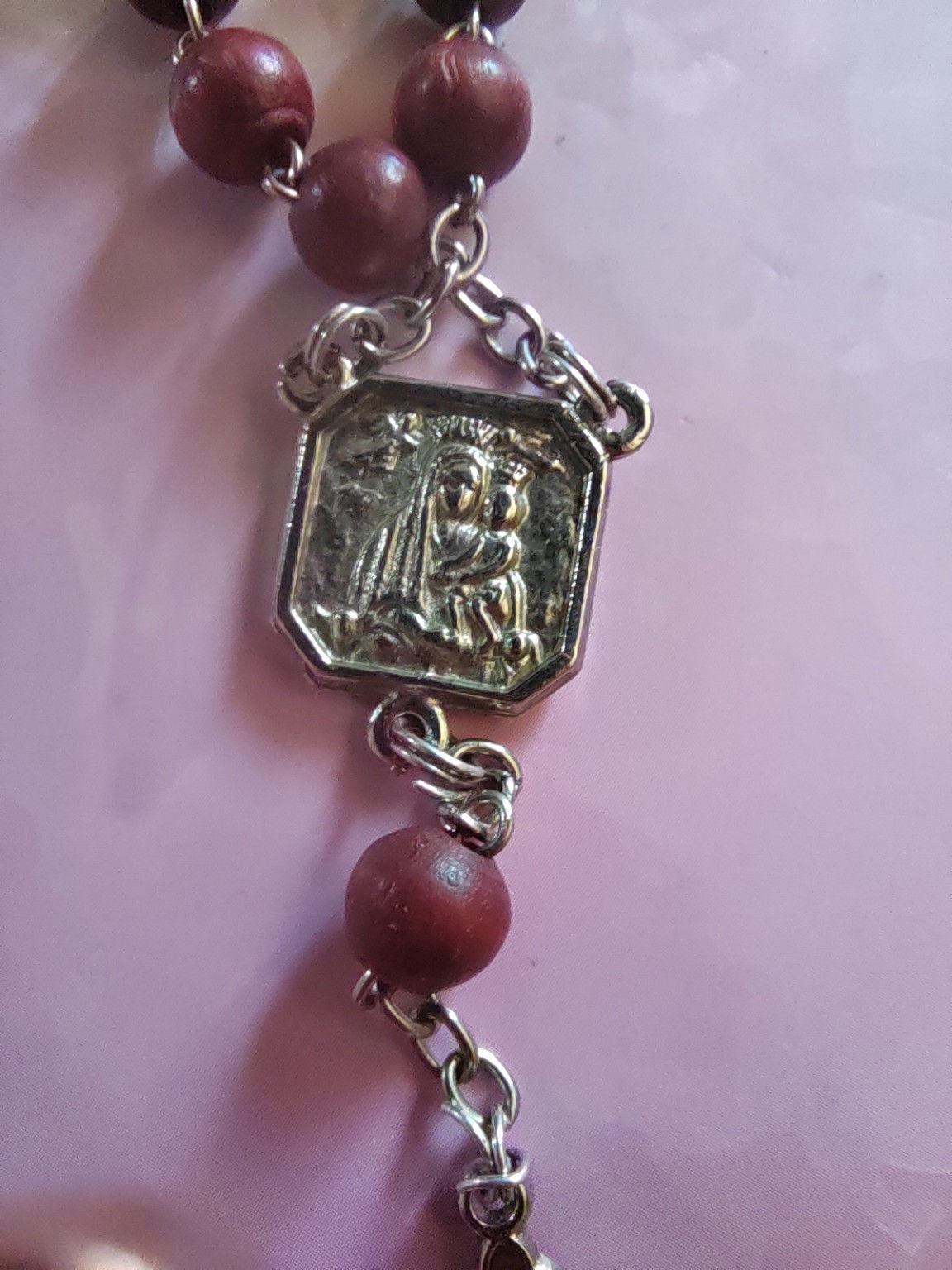 Dizainier catholique Padre Pio en bois rouge – Fabrication Italie
