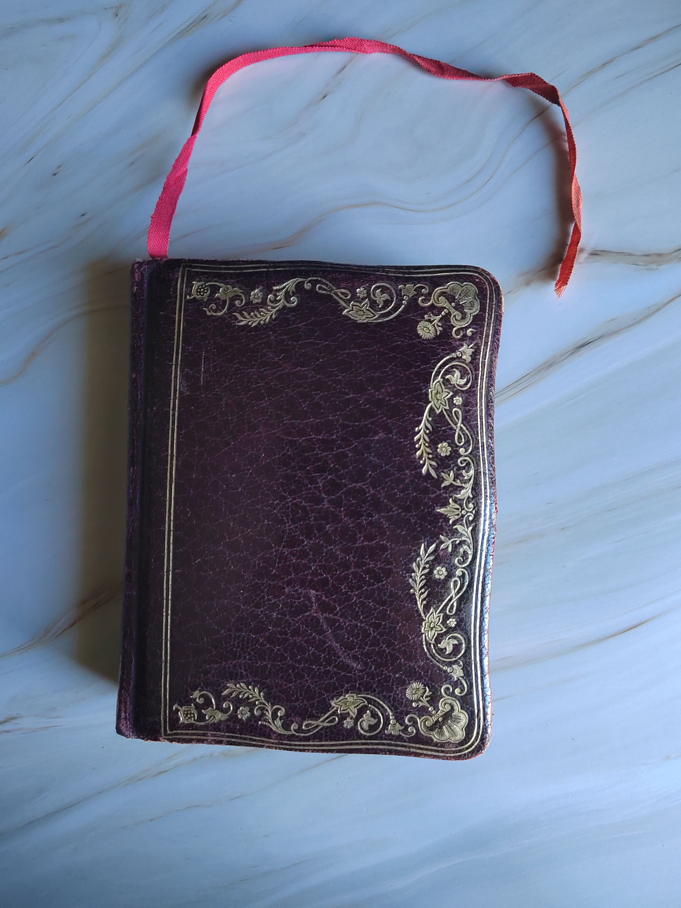 Missel Romain ancien 1920 – Cuir bordeaux doré – Maison Alfred Mame