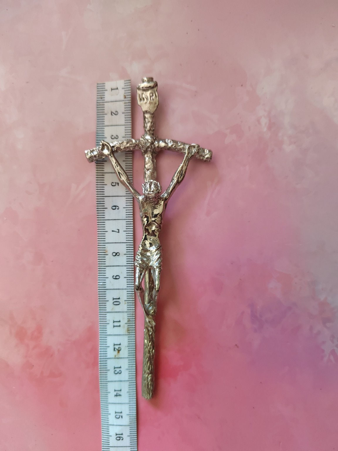 Ancien crucifix en métal argenté – Fabrication italienne – 15 cm