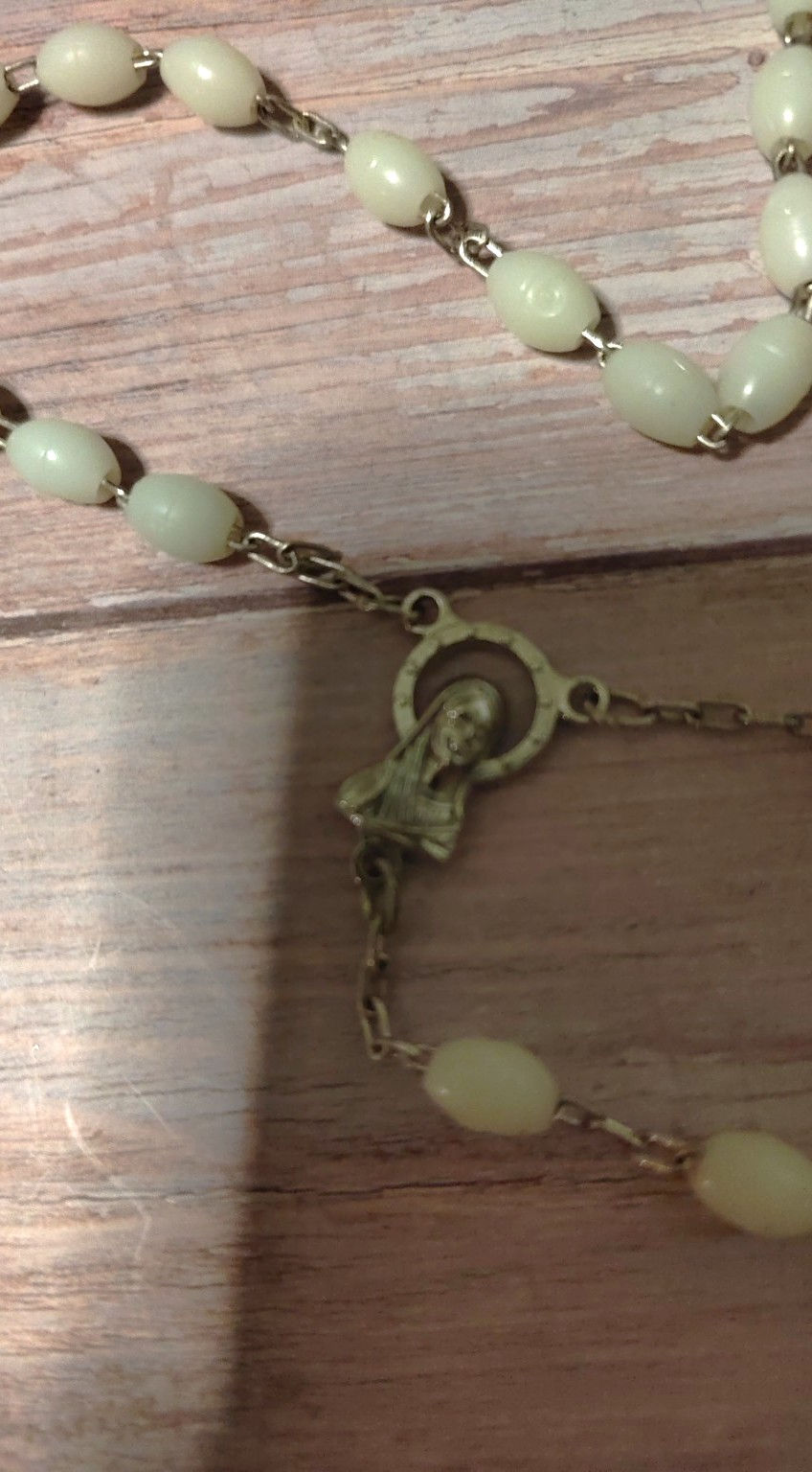 Miniature : Chapelet catholique ancien en perles claires – Vierge Marie