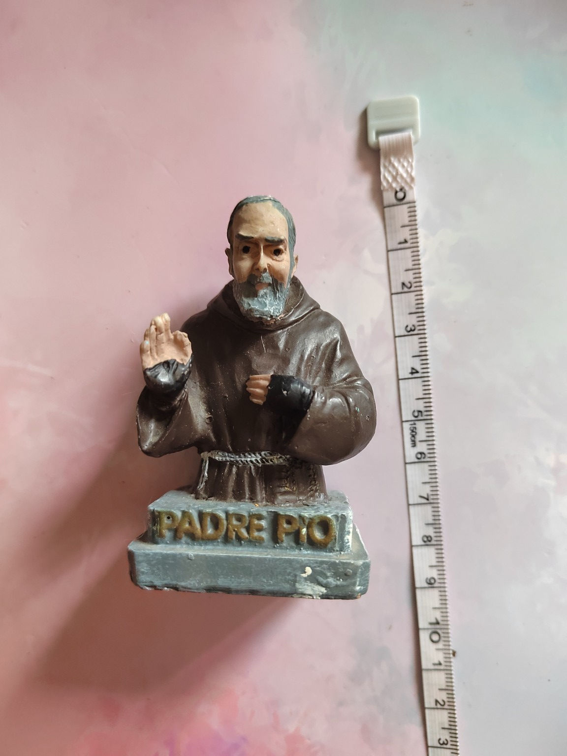 Statuette Padre Pio en résine peinte – Objet religieux chrétien