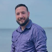 derek pro file pic_edited.jpg