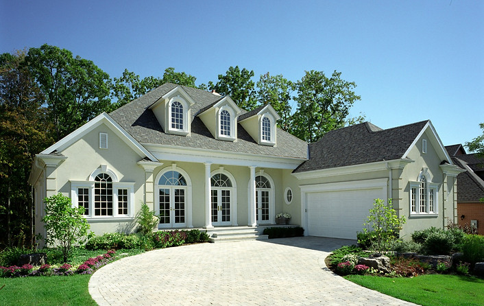 Estate Lot for Sale in Lakeshore Village