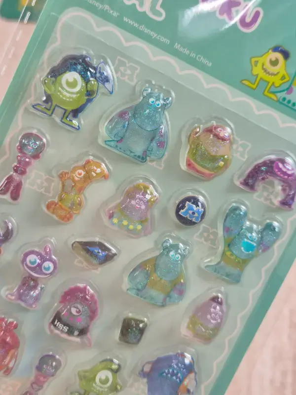 Miniature : Stickers "Puku Puku seal" Disney : Monstres Academy