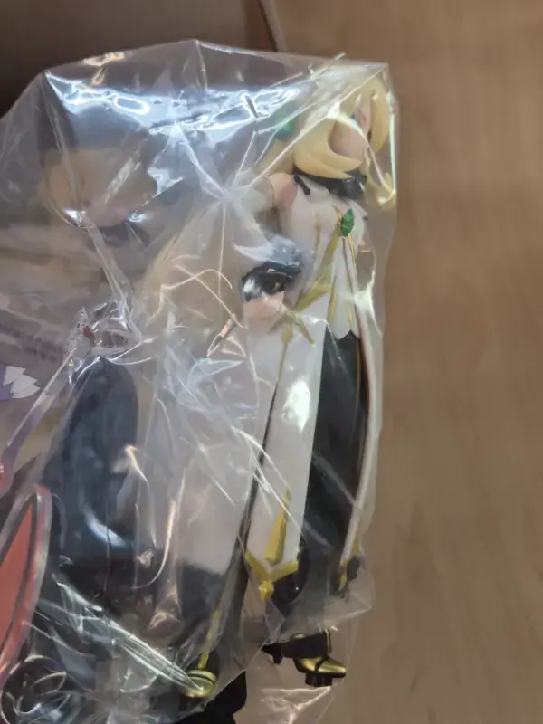 Thumbnail: Figurine Pokemon Masters EX : Cynthia