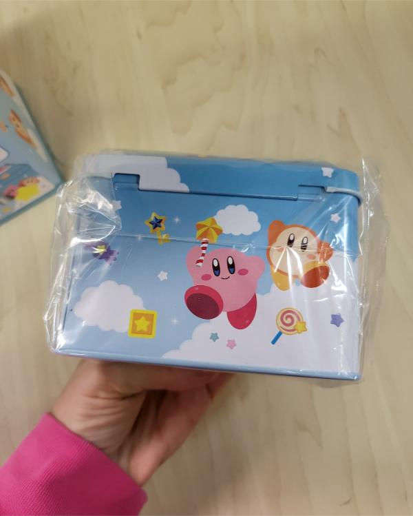 Miniature : Tirelire Kirby boîte métal bleue