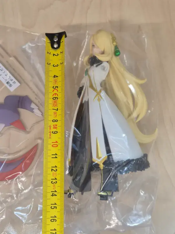 Thumbnail: Figurine Pokemon Masters EX : Cynthia