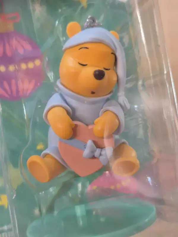 Miniature : Figurine/Ornement de Noël Disney HappyKuji 2020 : Winnie l'ourson