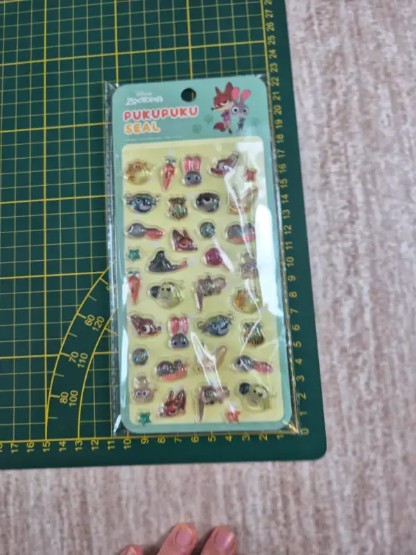 Miniature : Stickers "Puku Puku seal" Disney : Zootopie