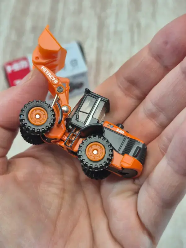 Thumbnail: Tomica 71 : Hitachi Construction Machinery Wheel Loader ZW220